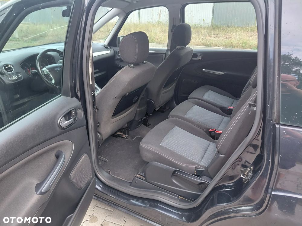 Ford Galaxy - 8