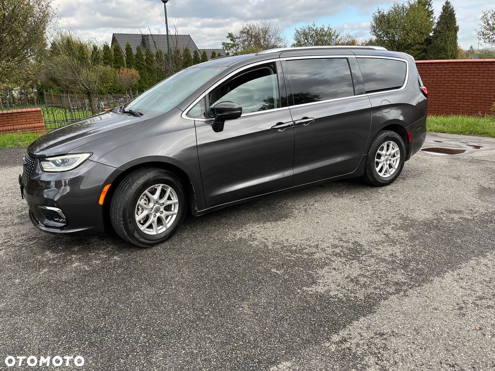 Chrysler Pacifica - 2