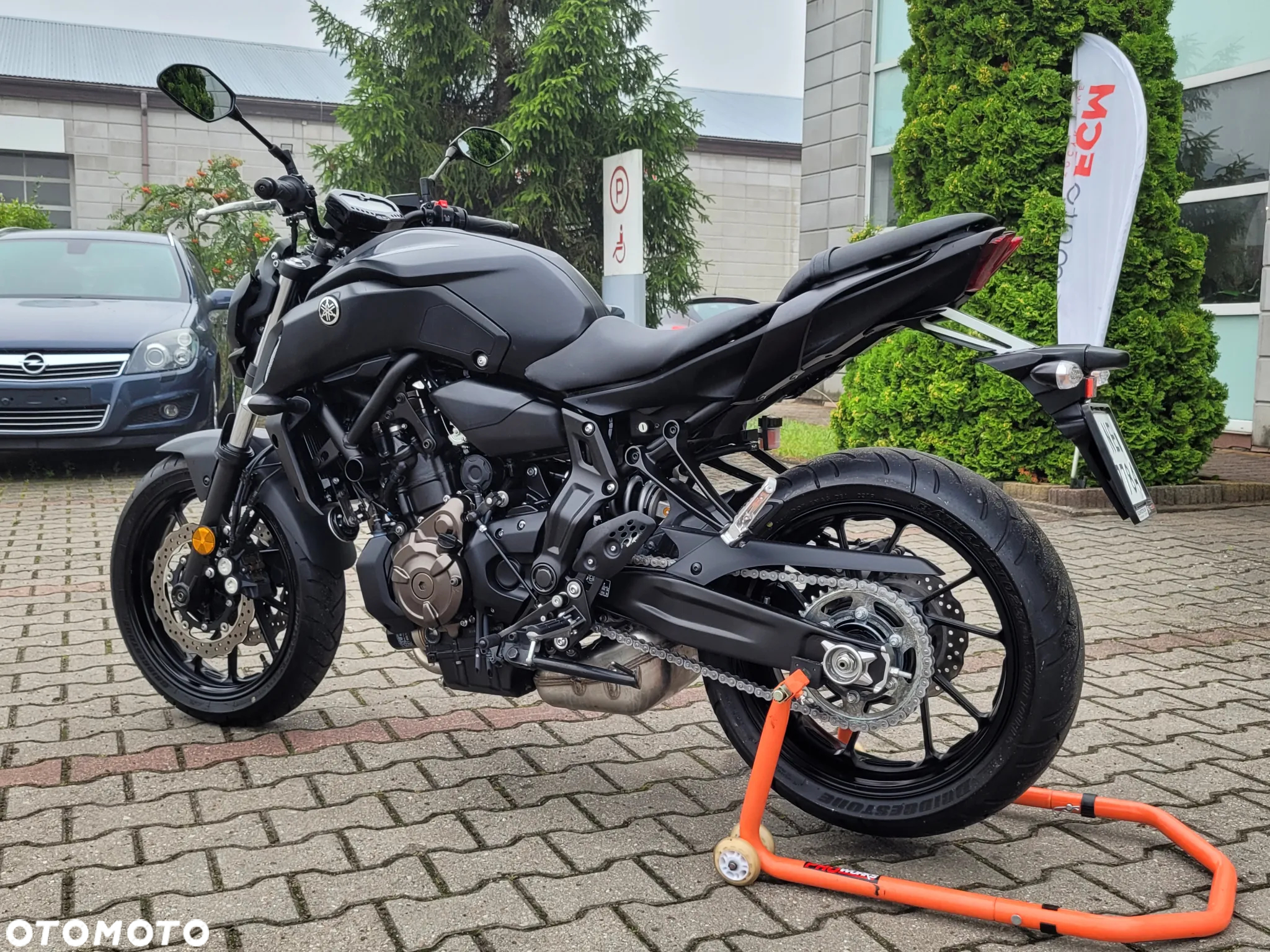 Yamaha MT - 13