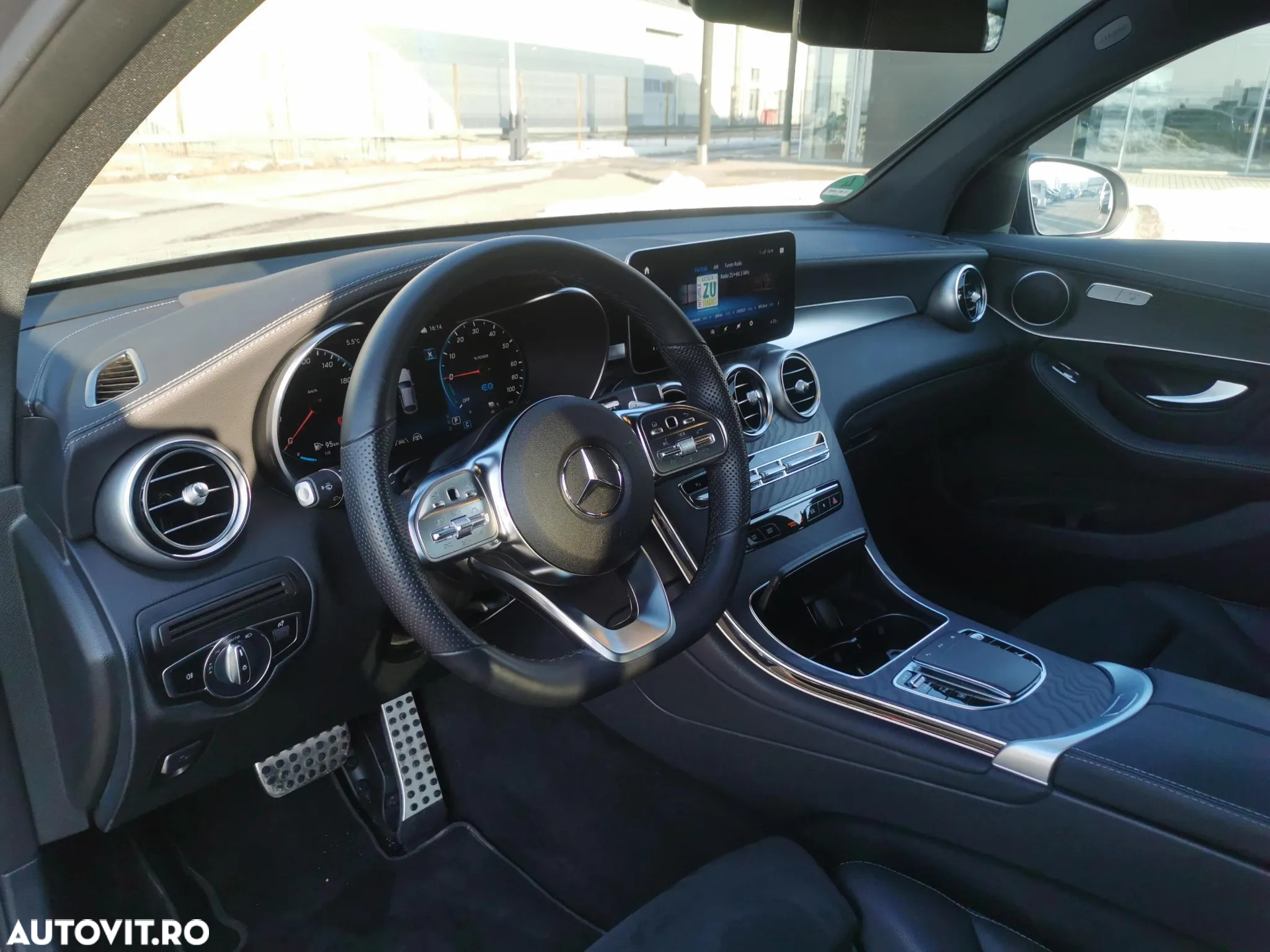 Mercedes-Benz GLC 300 e 4Matic 9G-TRONIC AMG Line - 18