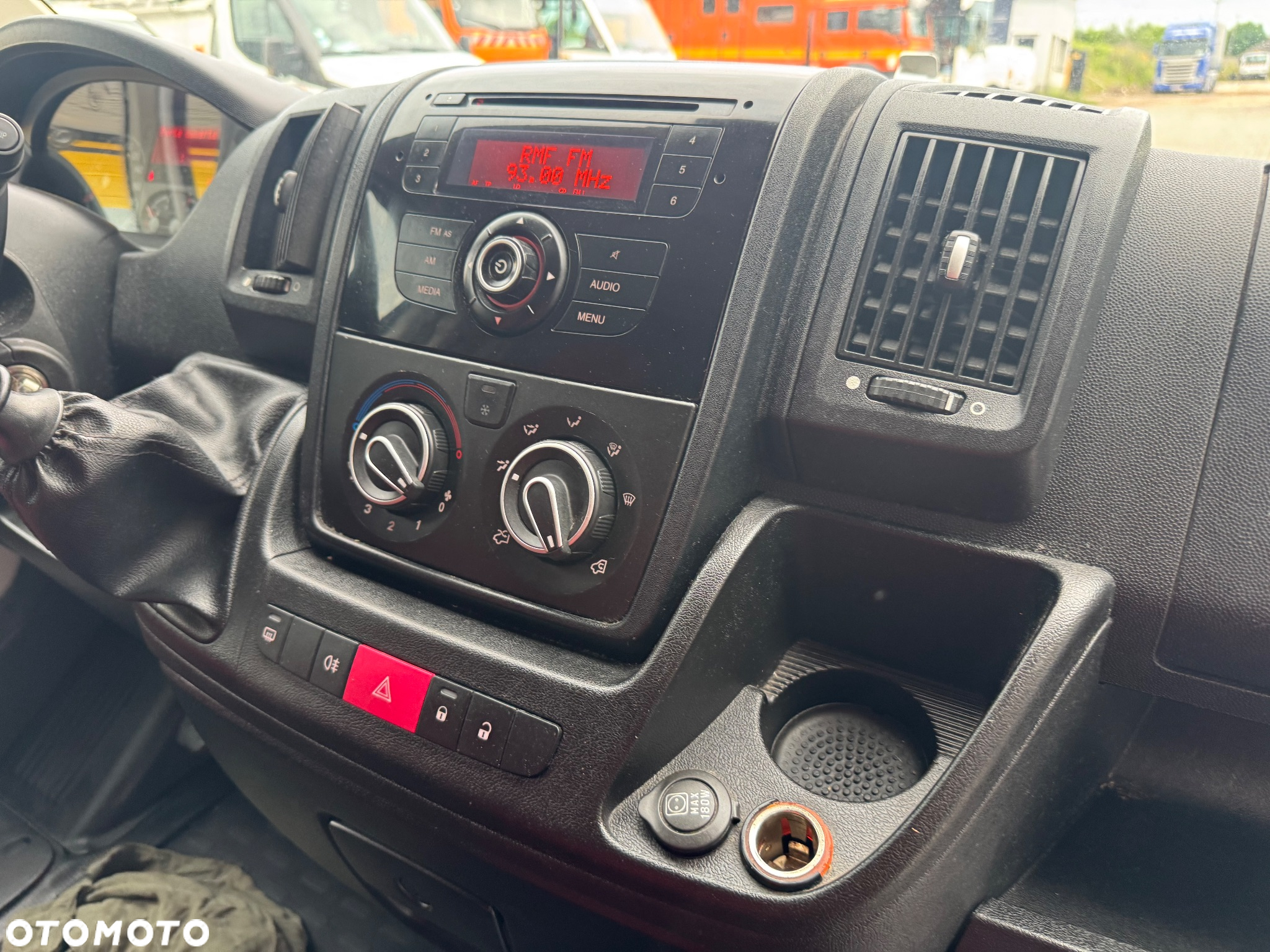 Fiat Ducato 2013 r. Klima Webasto 10 Osobowy Autobus - 24
