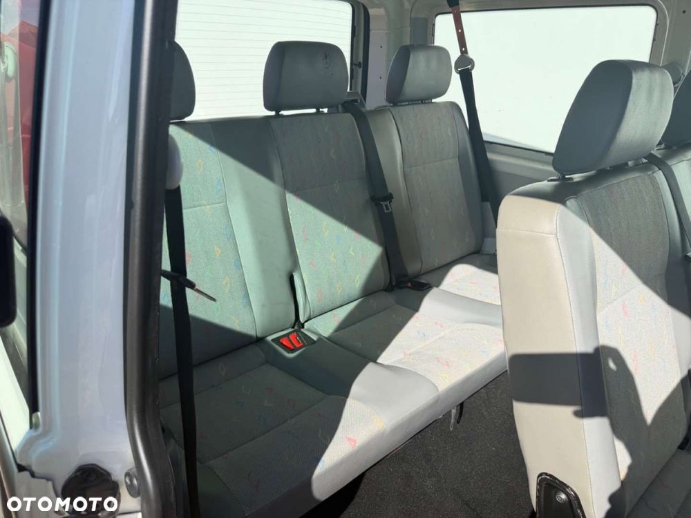 Volkswagen Transporter - 26