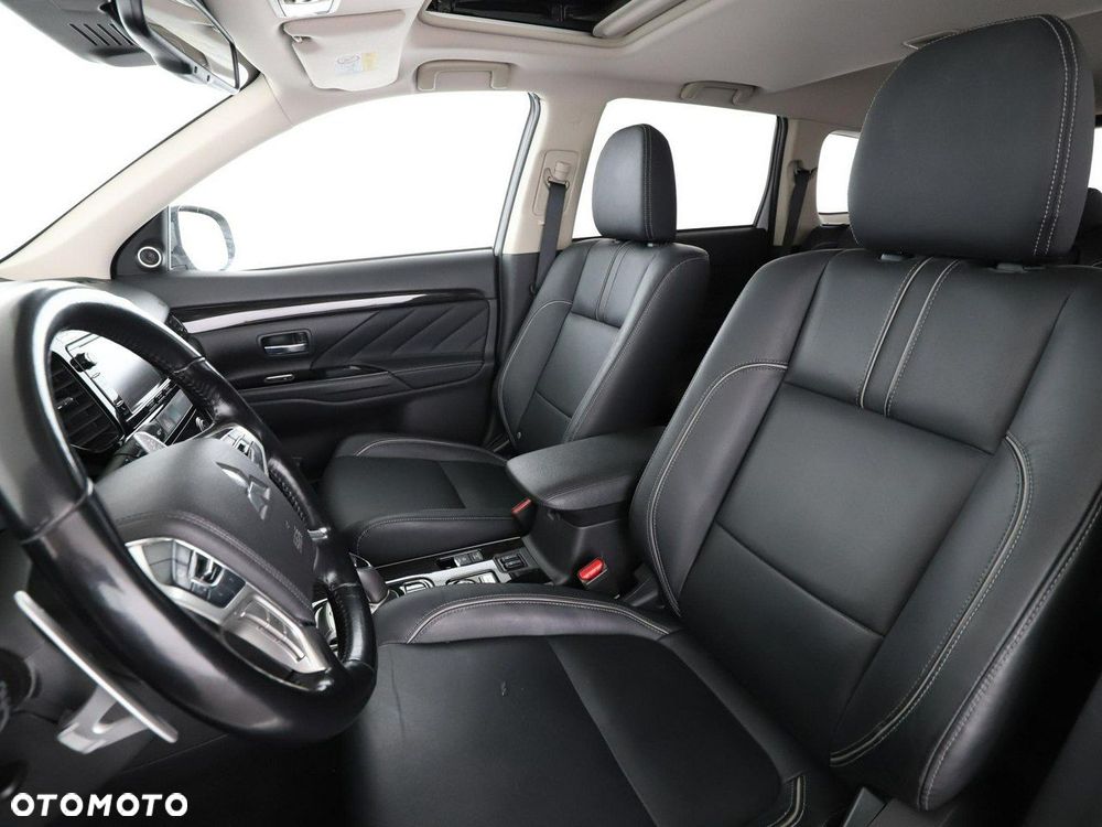 Mitsubishi Outlander Instyle NAVI - 14