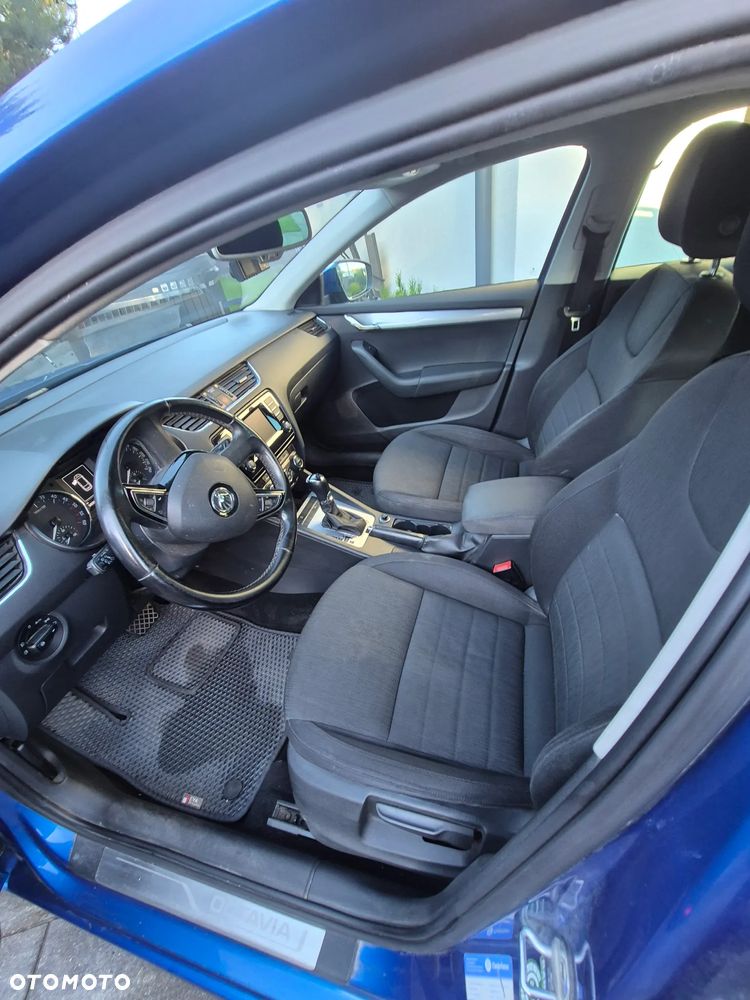 Skoda Octavia 2.0 TDI Elegance DSG - 2