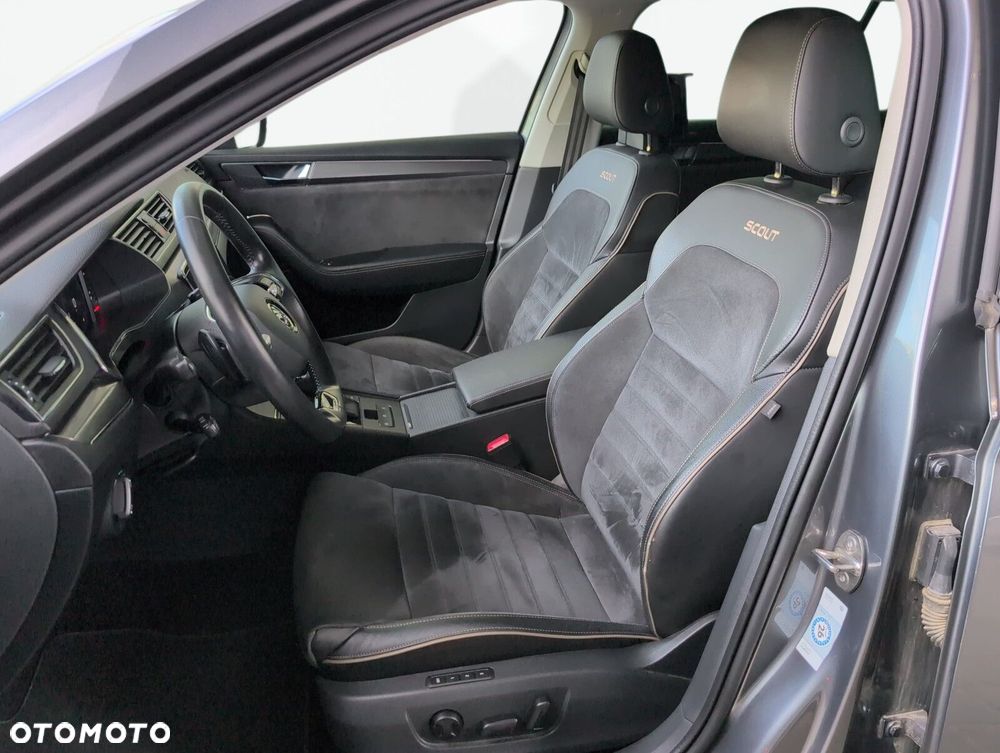Skoda Superb 2.0 TDI SCR 4x4 Scout DSG - 36
