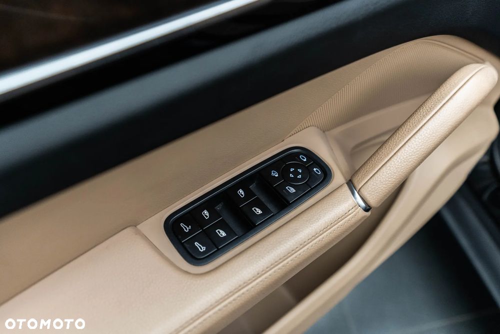 Porsche Cayenne Platinum Edition - 31