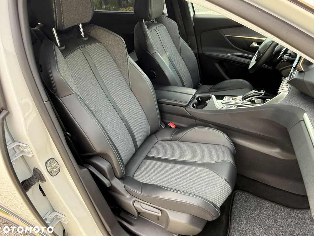 Peugeot 5008 BlueHDI 180 EAT8 Allure Pack - 25