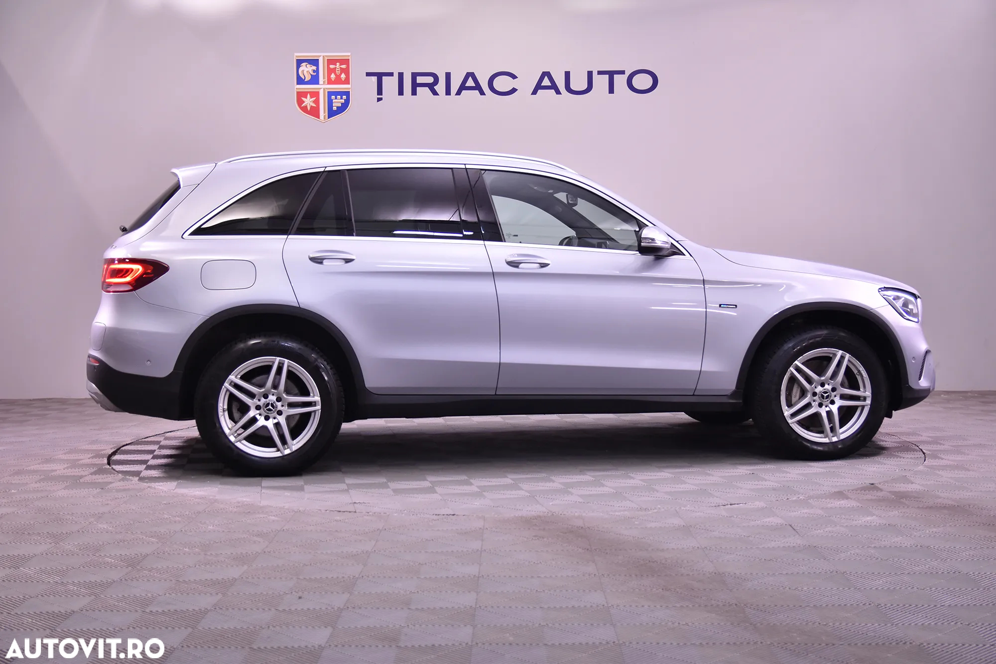 Mercedes-Benz GLC 300 e 4MATIC - 6