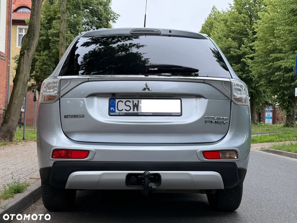 Mitsubishi Outlander 2.0 4WD Plus - 25