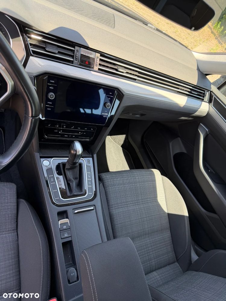 Volkswagen Passat 2.0 TSI Business DSG - 10