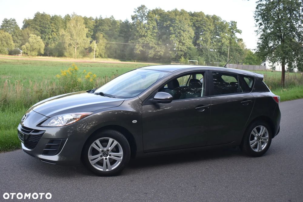 Mazda 3 1.6 Active + - 5