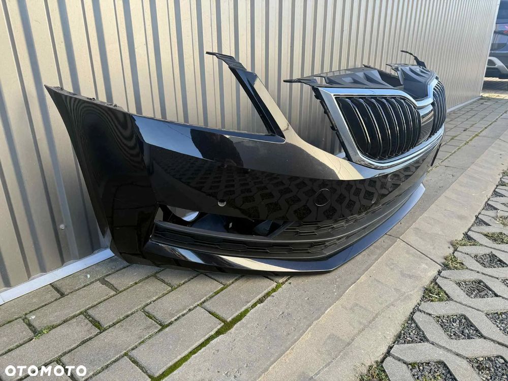 Skoda Octavia III Lift Zderzak Przód Przedni Kompletny 4xPDC Radar LF9R 17-20 - 2