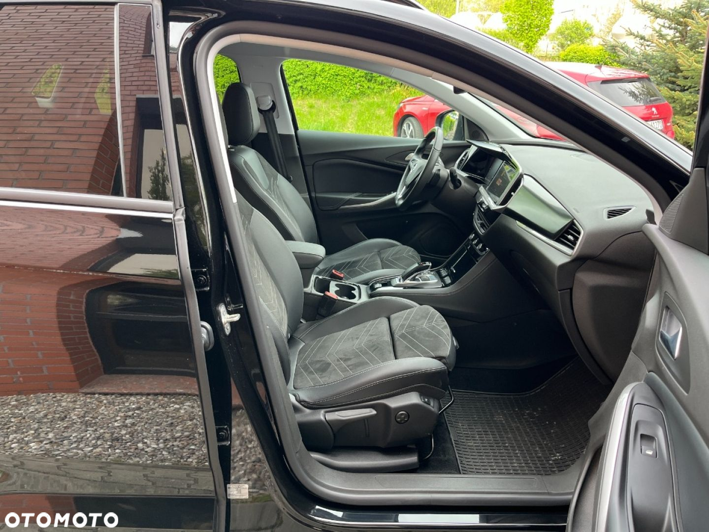 Opel Grandland 1.2 T Business Elegance S&S - 23
