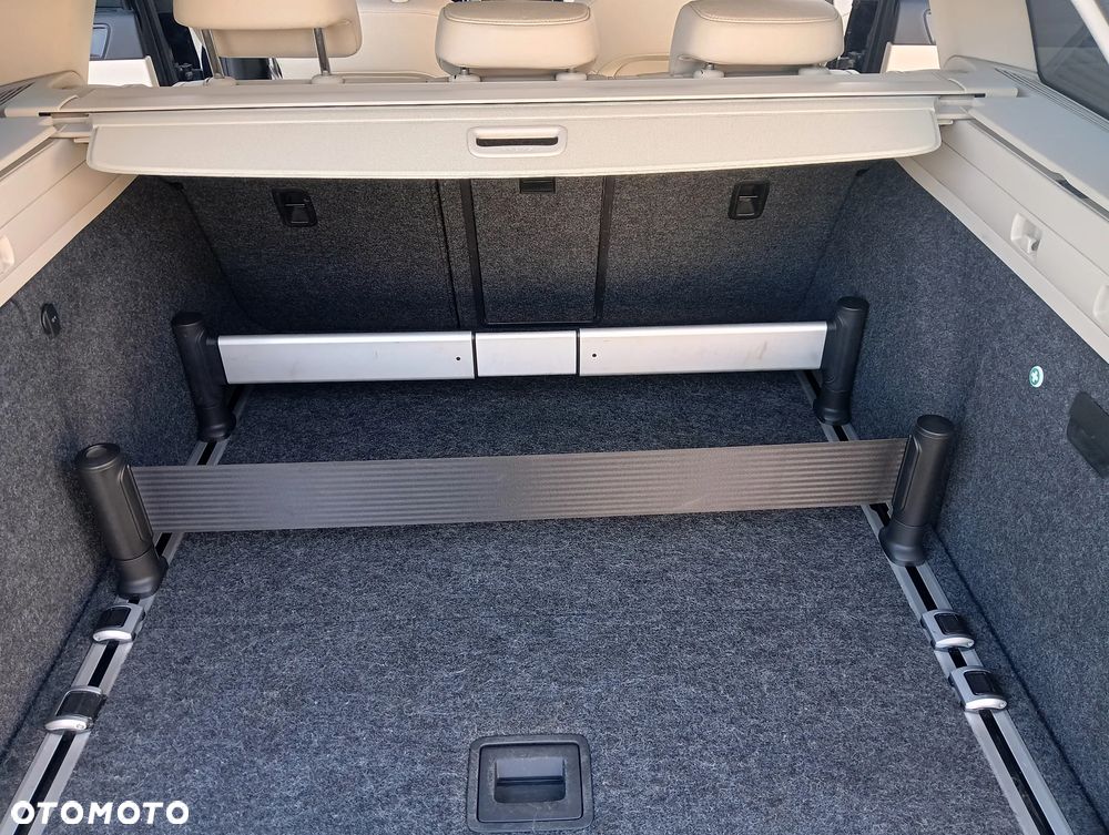 Skoda Superb 2.0 TDI DSG Elegance - 11