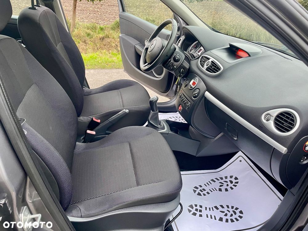 Renault Clio 1.2 16V Authentique - 29