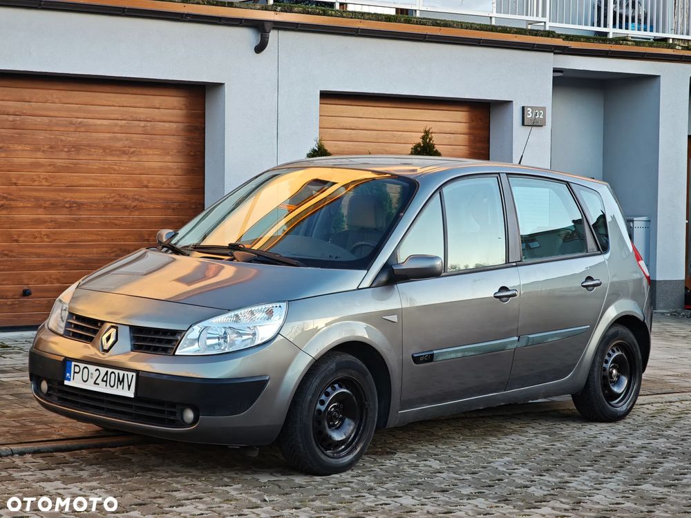 Renault Scenic 1.5 dCi Emotion - 11