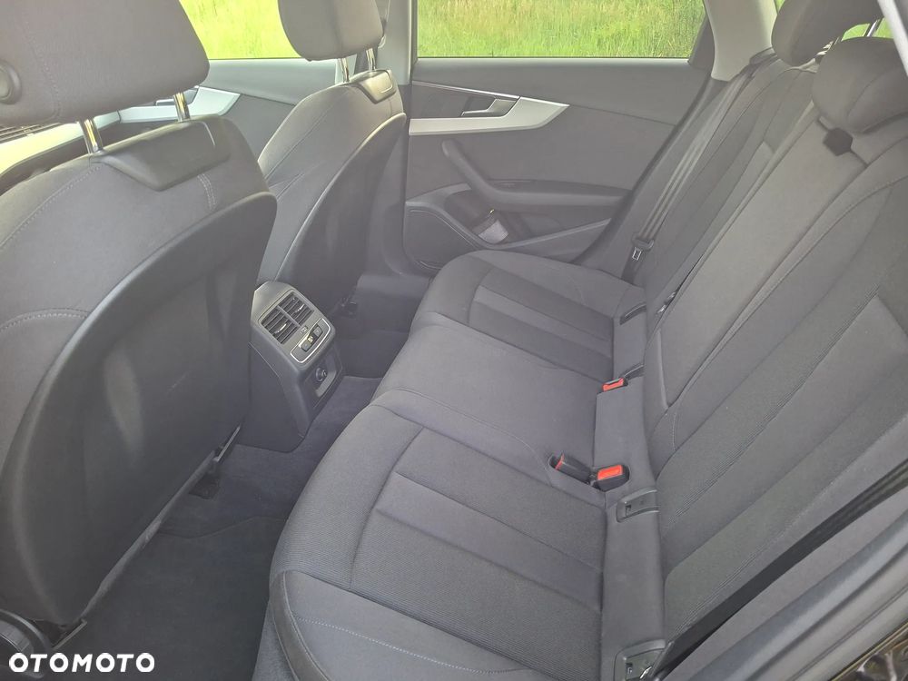 Audi A4 Avant 40 TFSI mHEV Advanced S tronic - 37