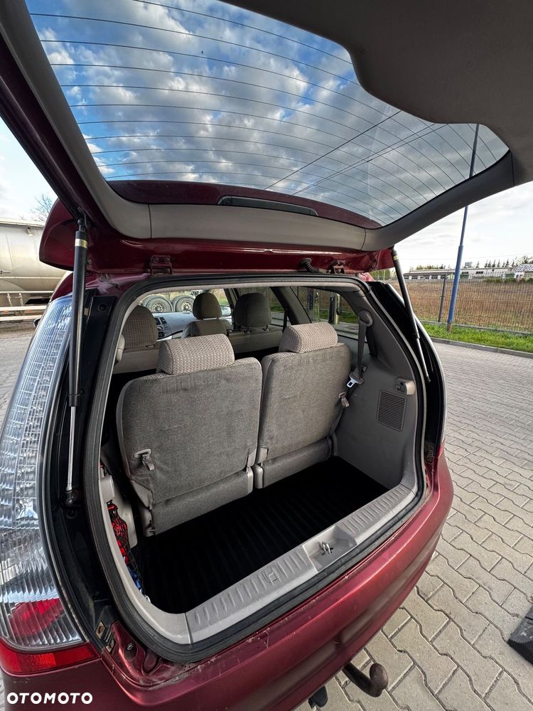 Mitsubishi Grandis 2.4 Intense - 23