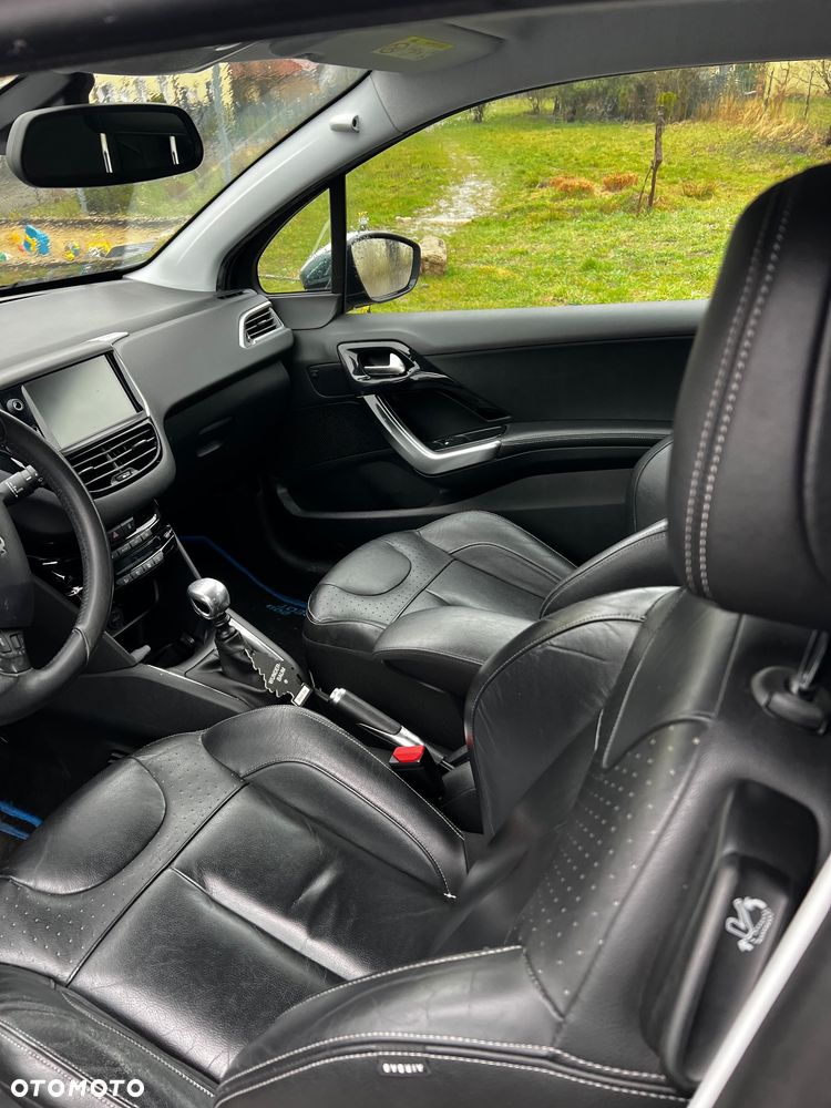 Peugeot 208 - 6
