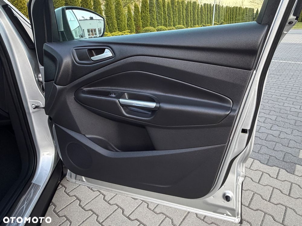 Ford Kuga 2.0 TDCi 4WD Titanium - 28