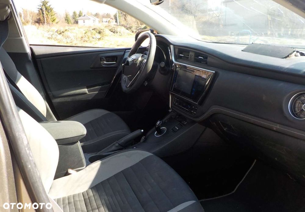 Toyota Auris - 16
