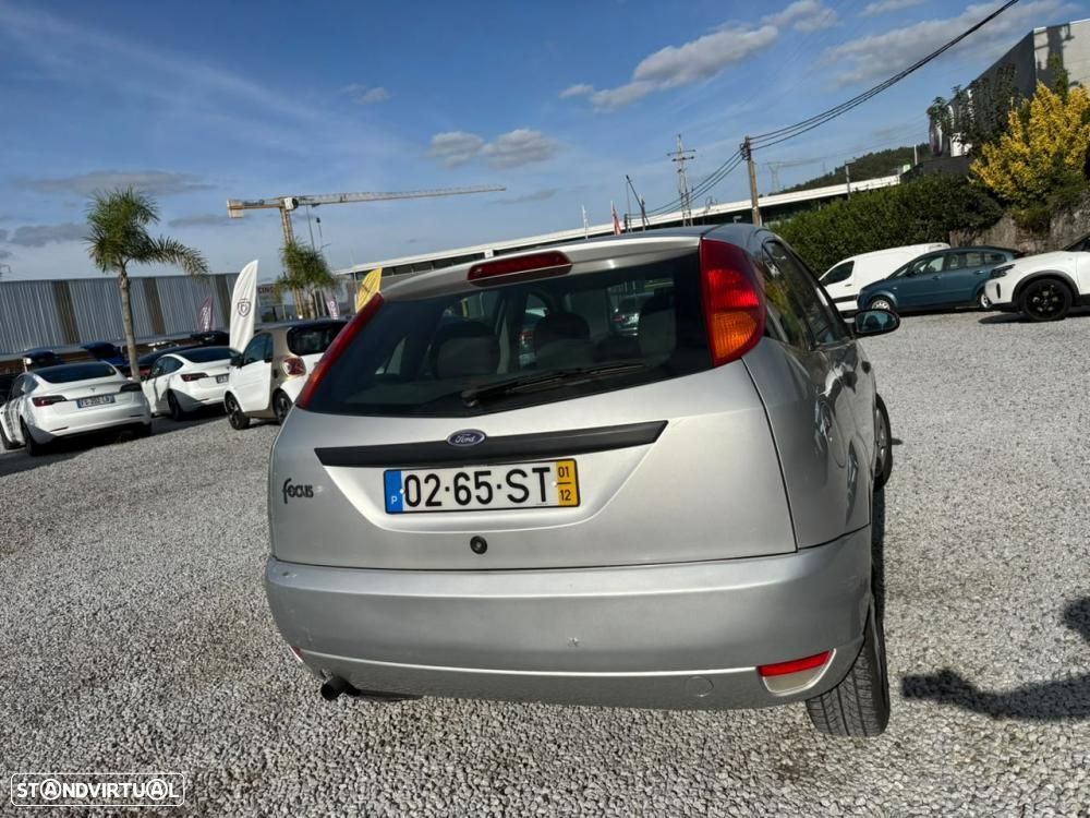 Ford Focus 1.4 Ambiente - 4