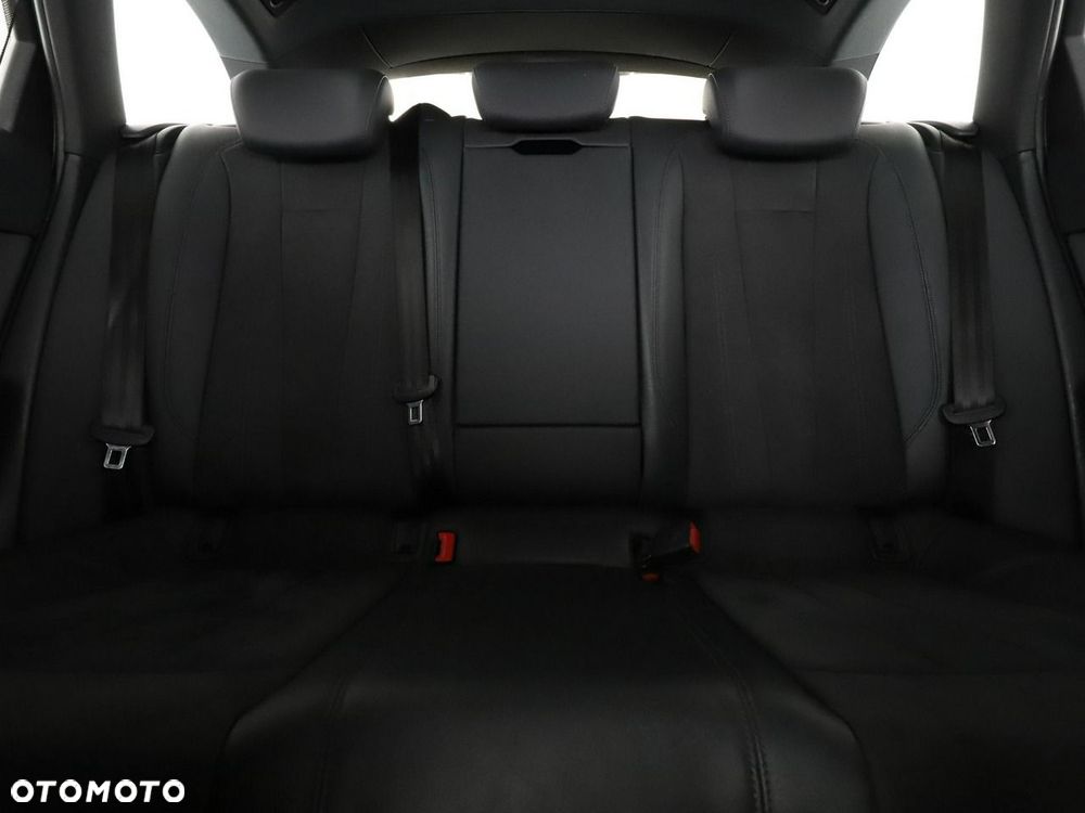 Audi A4 Avant 35 TDI mHEV Advanced S tronic - 19