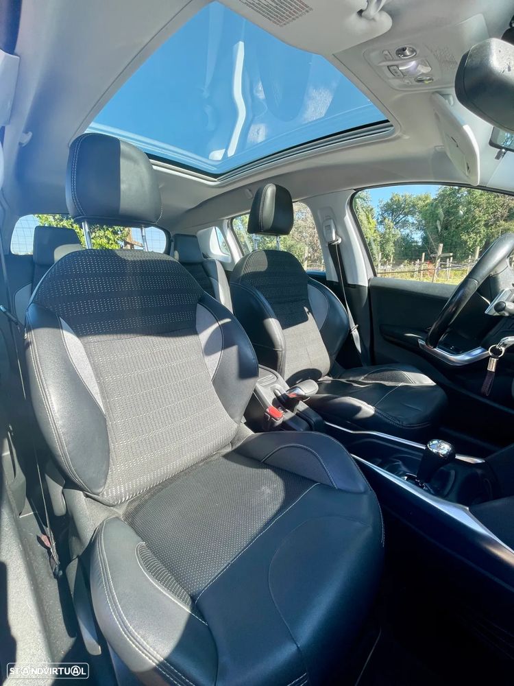 Peugeot 2008 1.6 e-HDi Allure 2-Tronic - 2