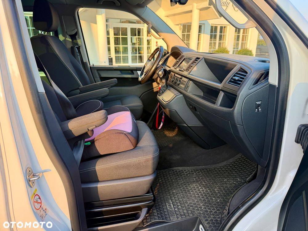 Volkswagen Multivan - 11