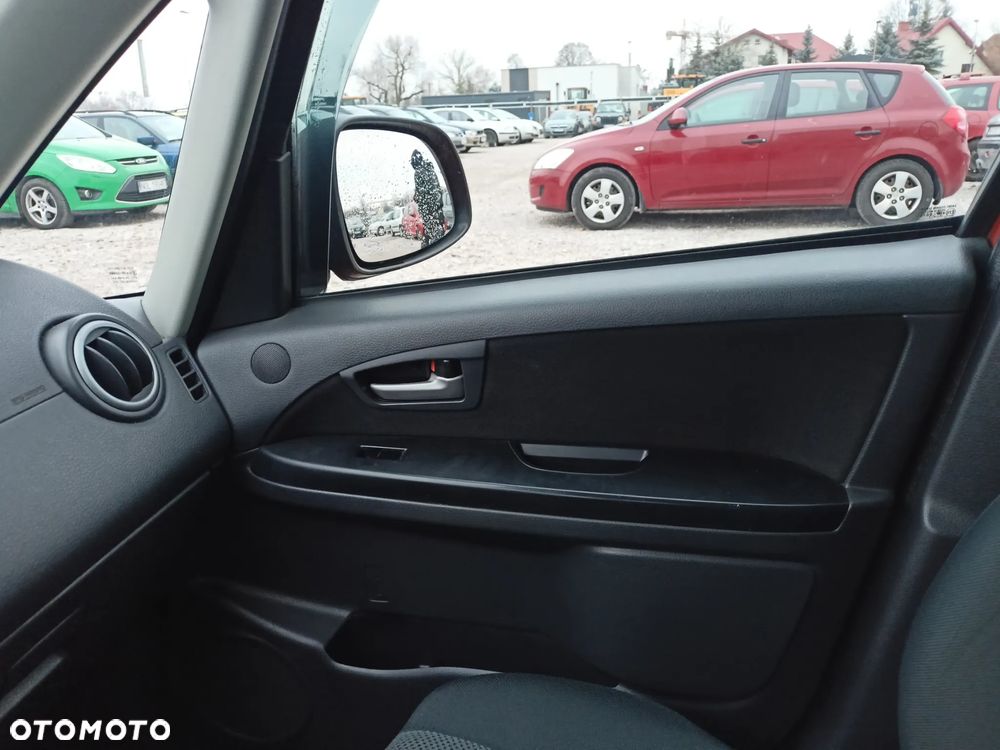 Suzuki SX4 - 12