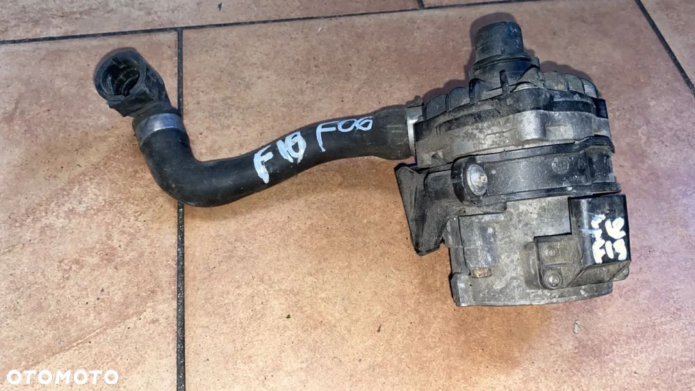 BMW F10 F06 DODATKOWA POMPKA WODY 2284291 - 1