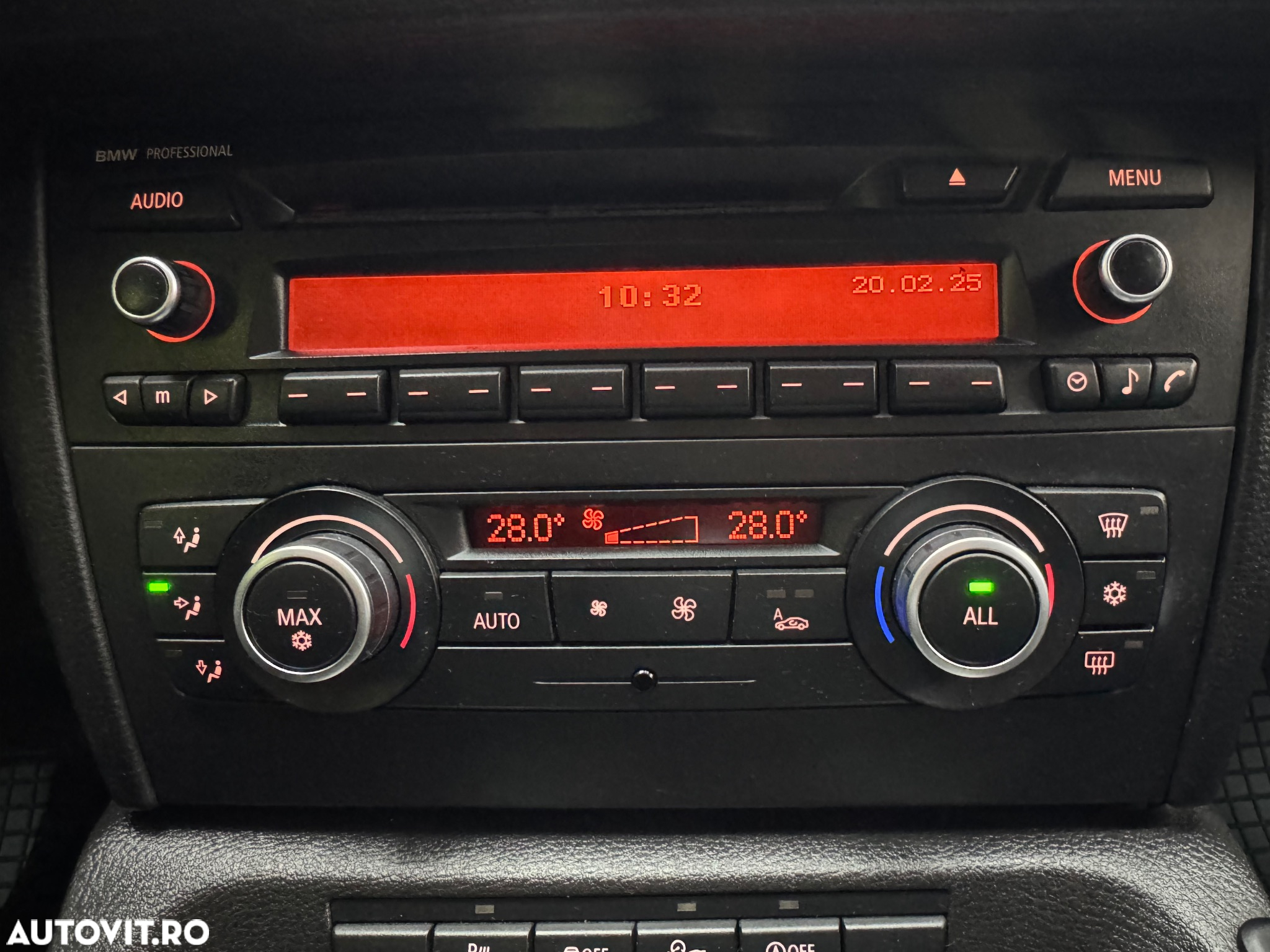 BMW X1 xDrive18d - 16