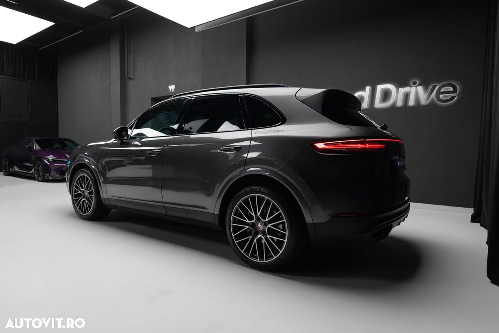 Porsche Cayenne Standard - 8