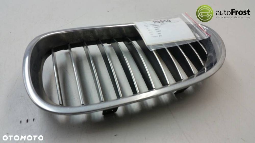 ATRAPA GRILL NERKA LEWA KRATKA BMW 7065701 E60 E61 - 2