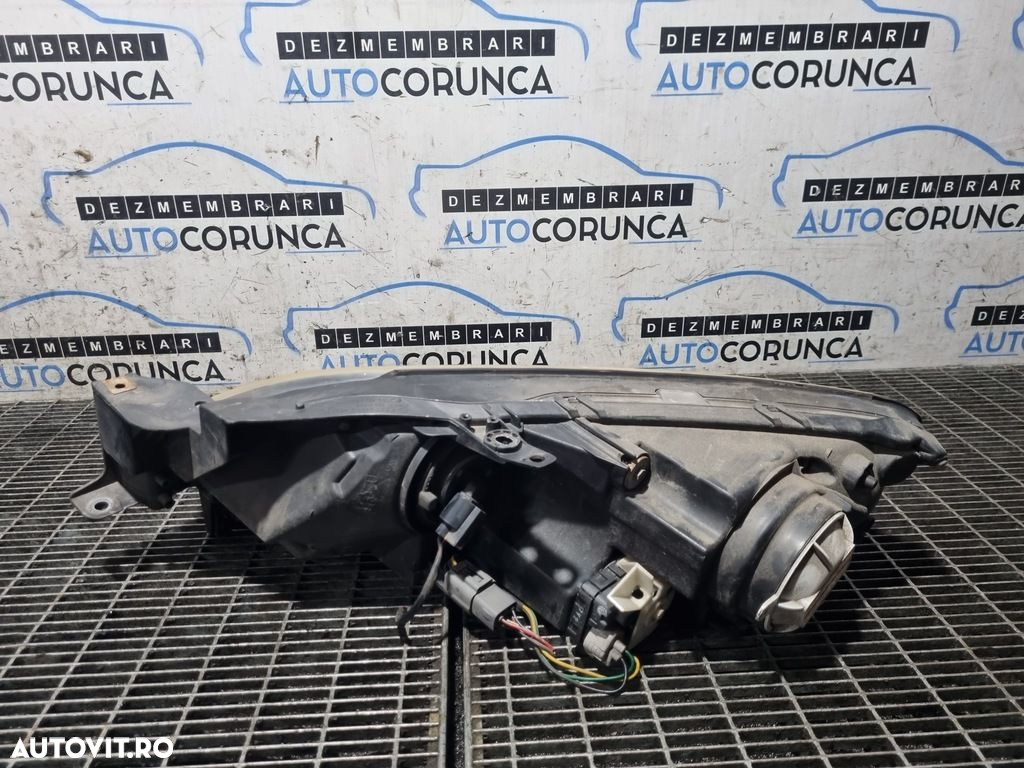 Far Dreapta Mazda CX - 7 2006 - 2012 SUV 4 Usi (1273) Xenon - 3