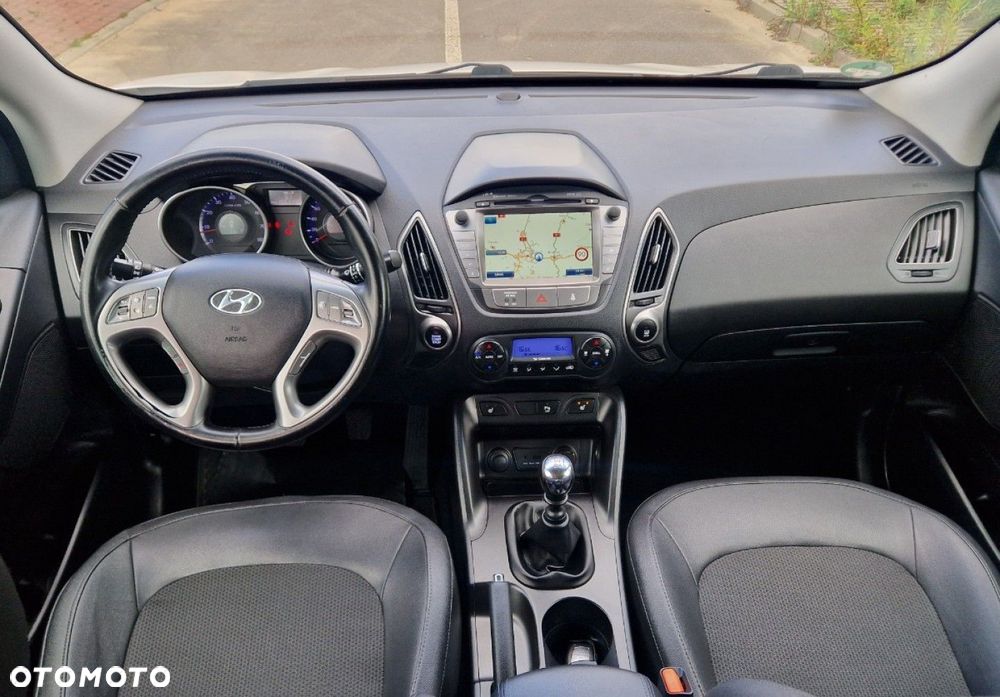 Hyundai ix35 1.6 2WD Fifa World Cup Edition - 28