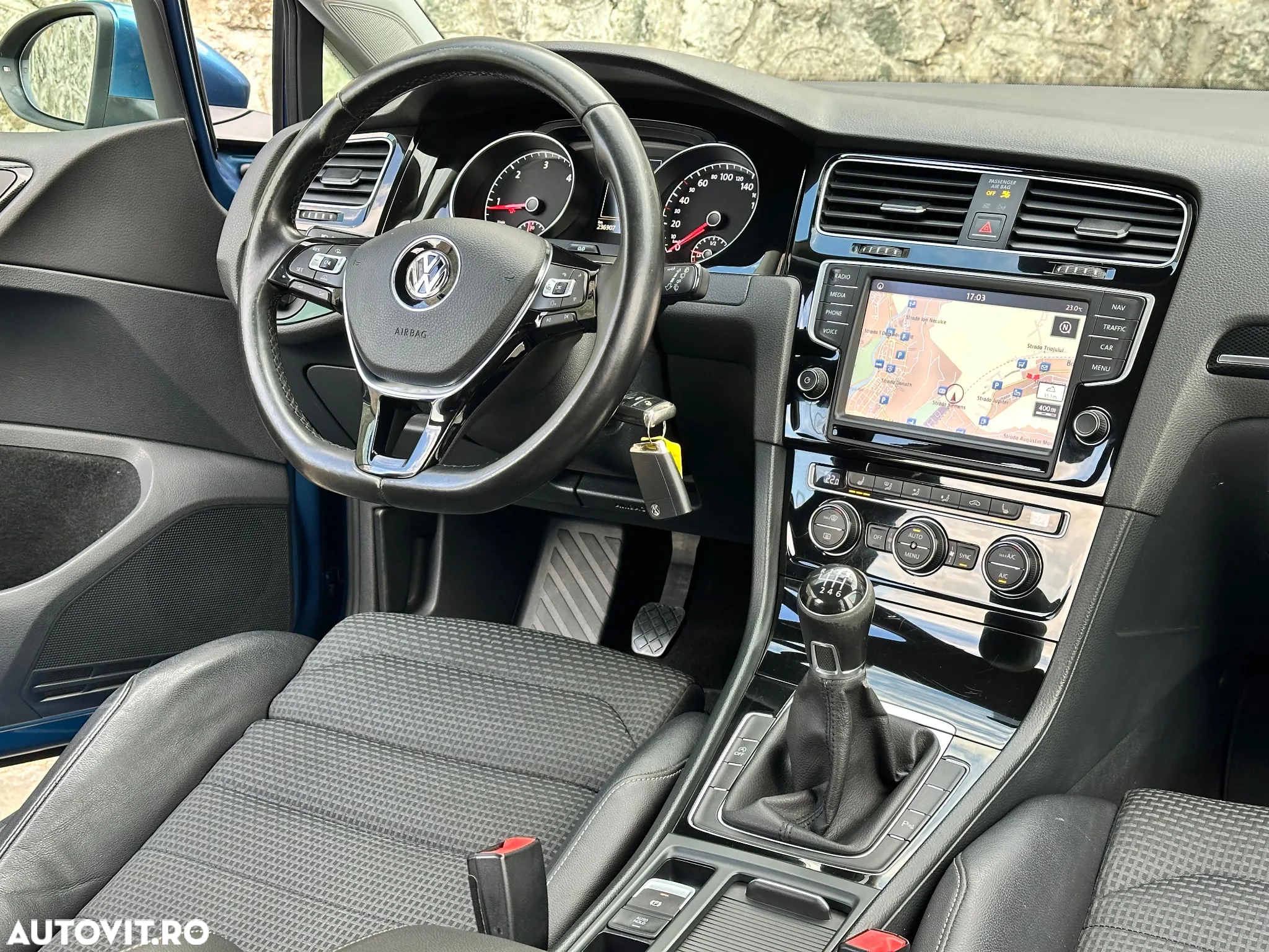 Volkswagen Golf 2.0 BlueTDI Highline - 10