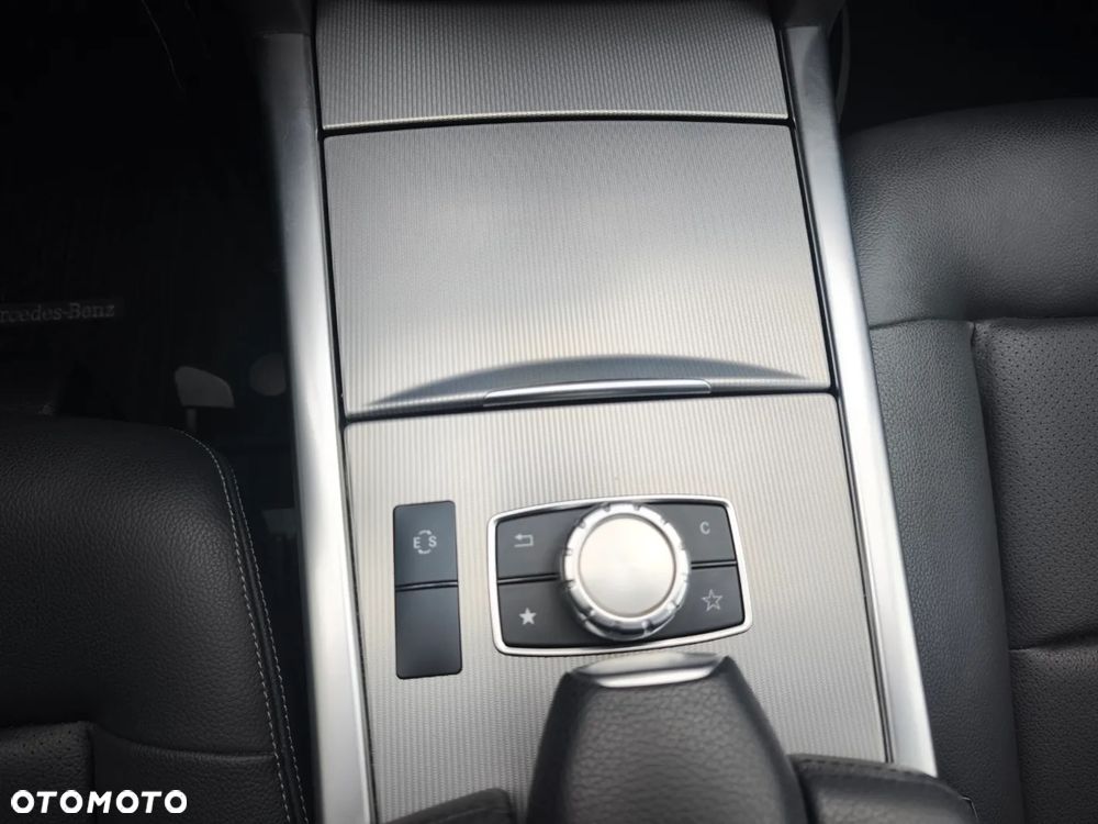Mercedes-Benz Klasa E 250 BlueTEC 4Matic 7G-TRONIC Avantgarde - 24