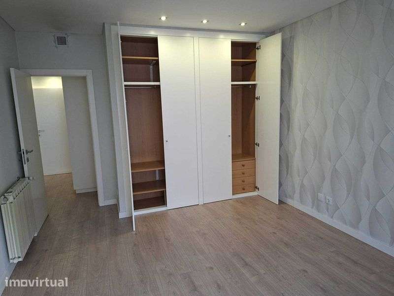 Arrenda-se apartamento T2 - Grande imagem: 5/11