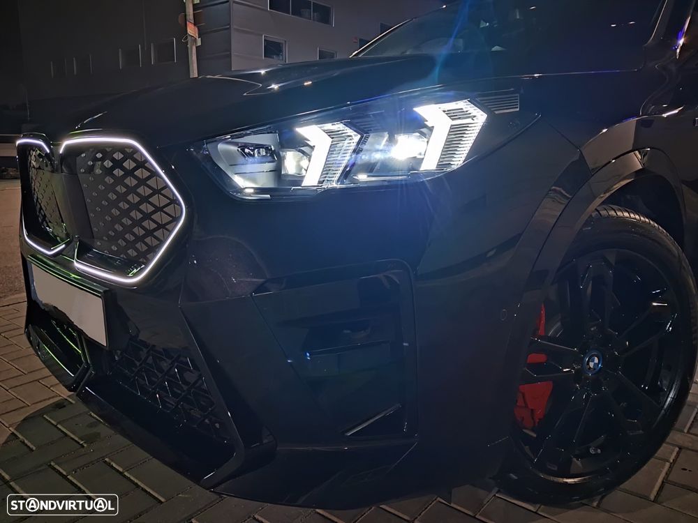 BMW iX2 eDrive20 Pack Desportivo M Pro - 1