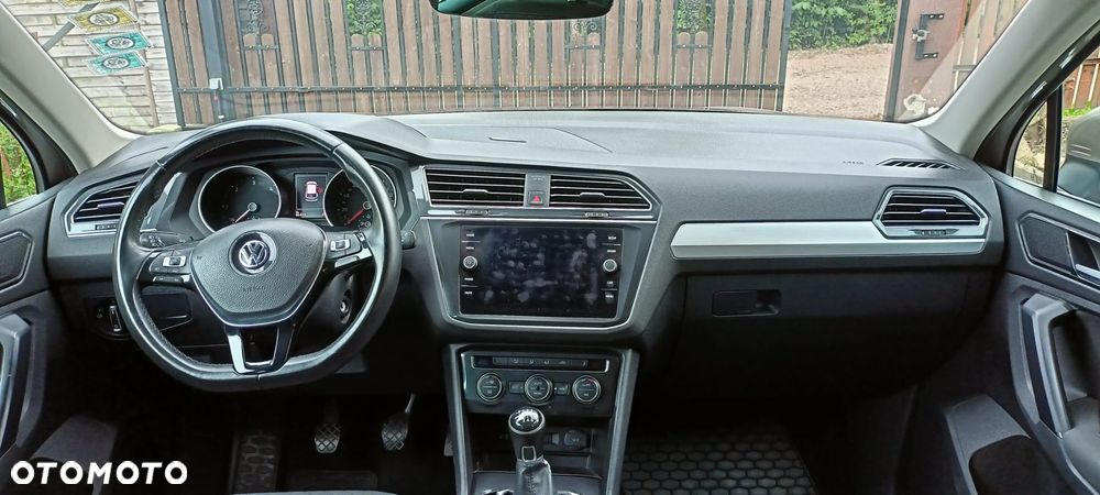 Volkswagen Tiguan - 11