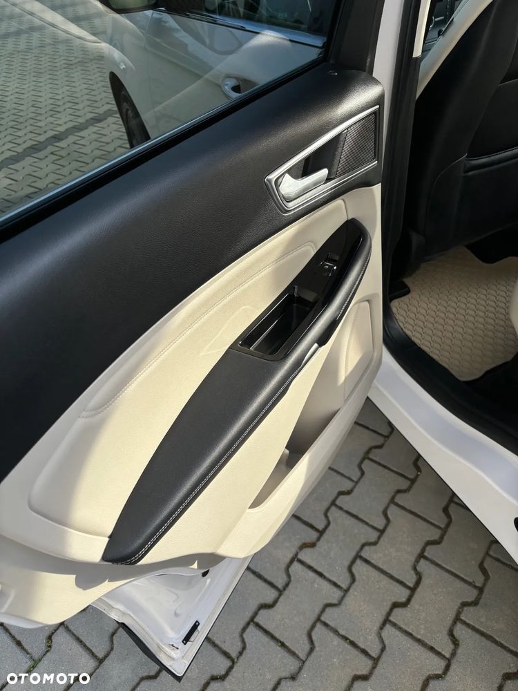 Ford Edge - 12