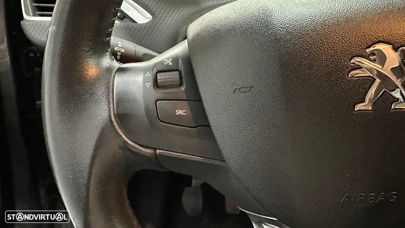 Peugeot 2008 1.6 BlueHDi Style - 21