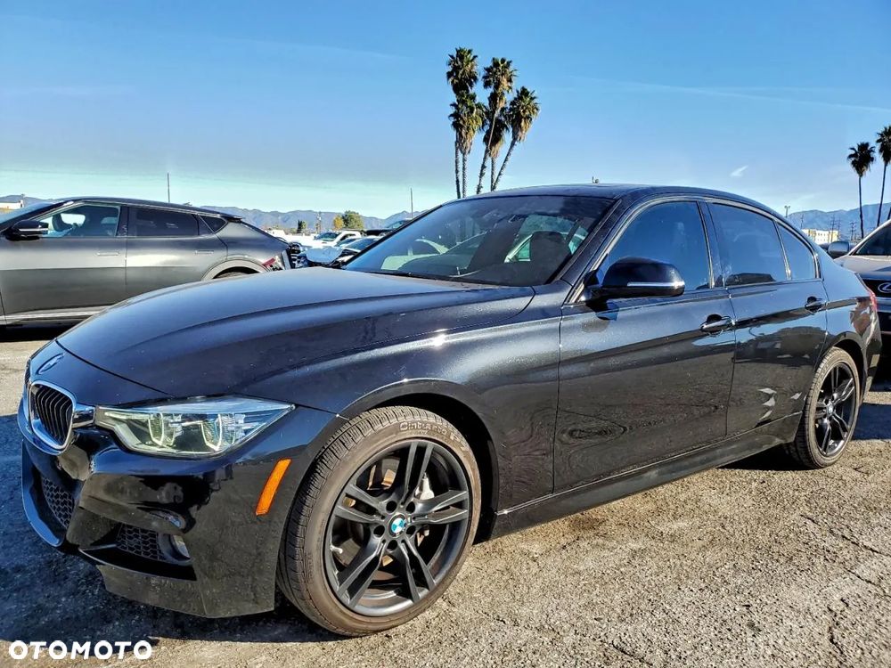 BMW Seria 3 330i Edition M Sport Shadow