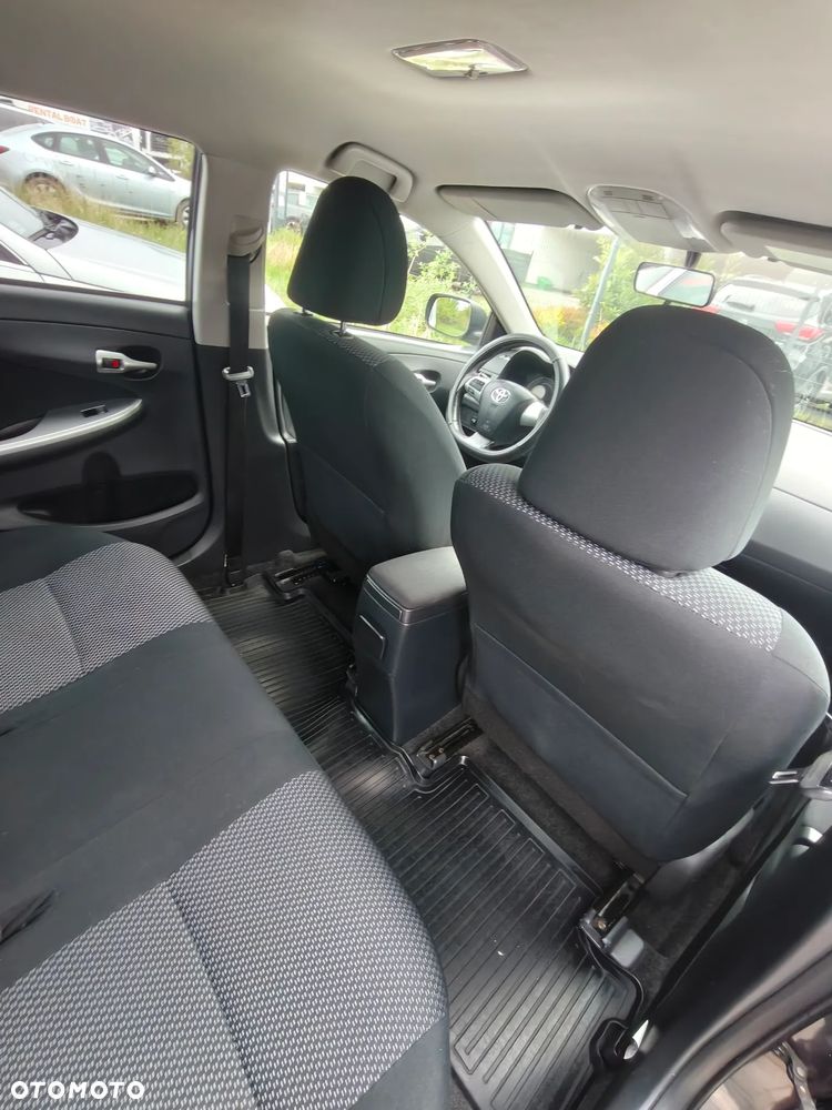 Toyota Corolla - 21