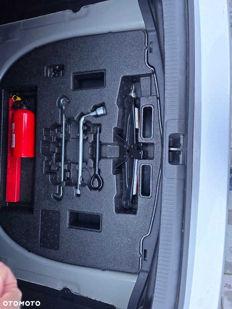 Toyota Camry 2.5 Hybrid Executive CVT - 36