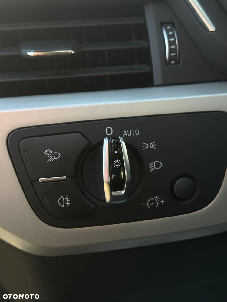 Audi A4 Avant 2.0 TDI Design - 16