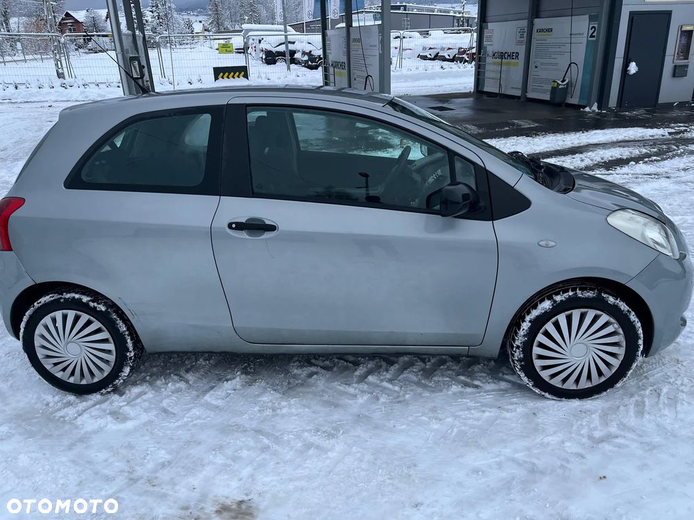 Toyota Yaris 1.0 Luna A/C - 4