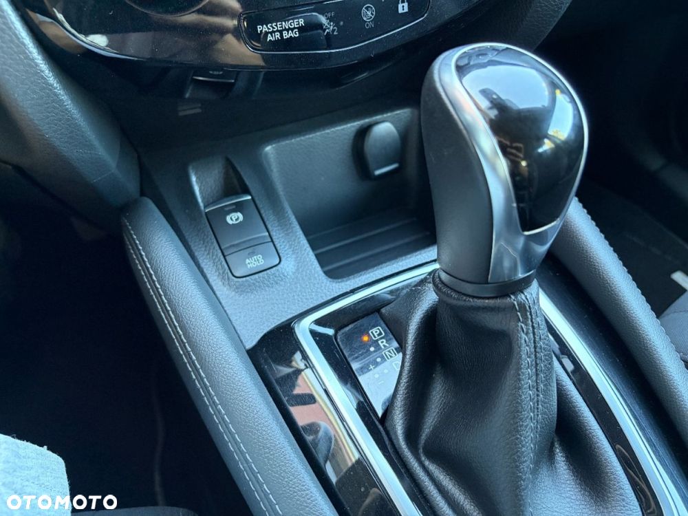 Nissan Qashqai 1.3 DIG-T MHEV N-Connecta Xtronic - 24