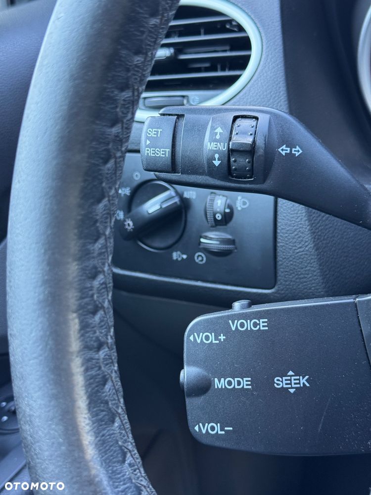 Ford Focus 1.8 Style+ - 34